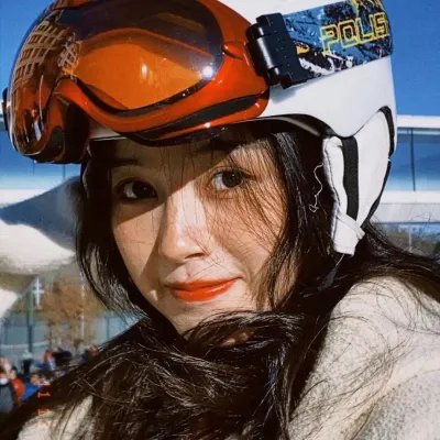 《小可爱娜斯佳第四季》封面